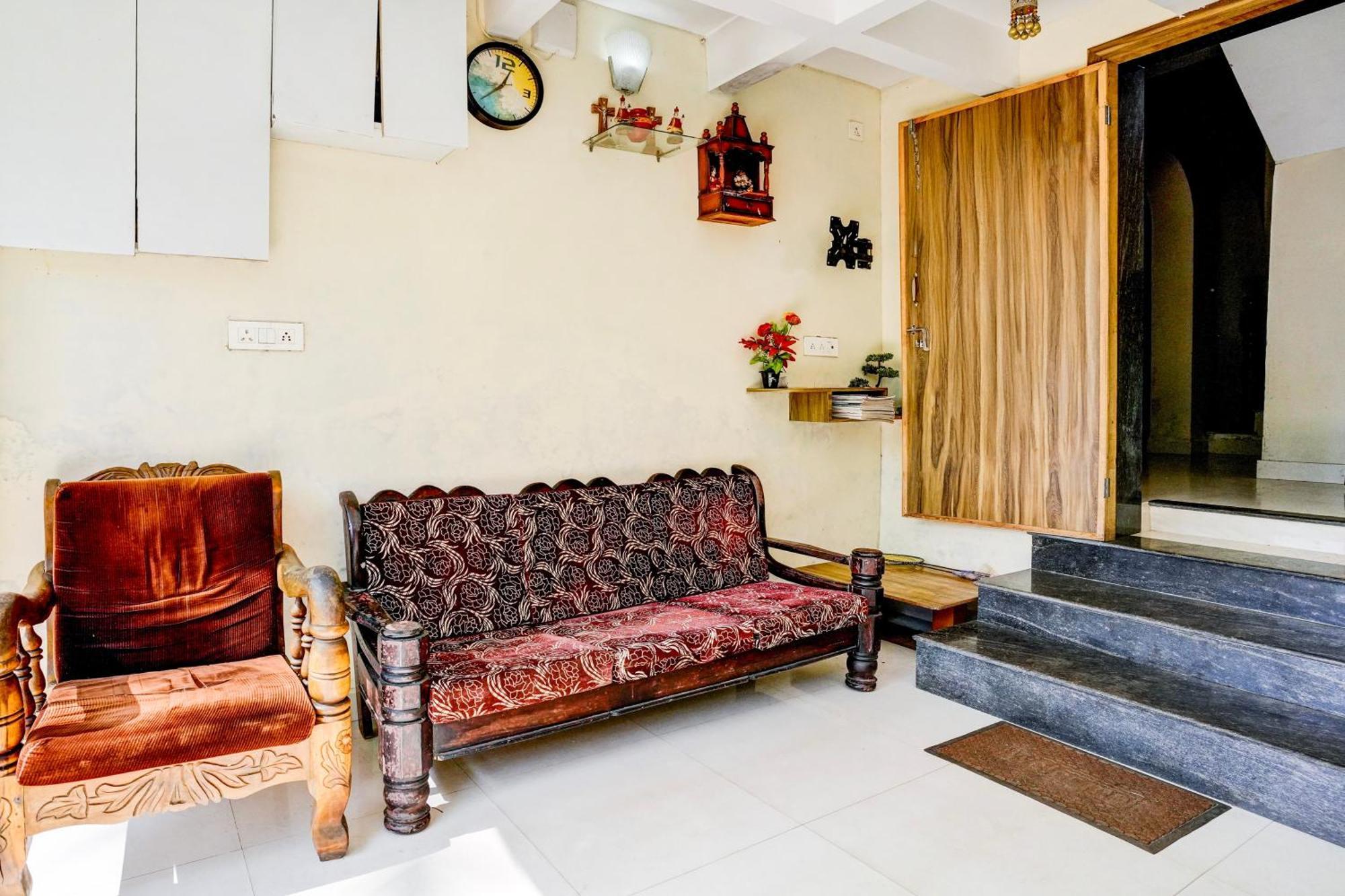 Oyo Flagship Triple Beach Guest House Benaulim Exterior photo