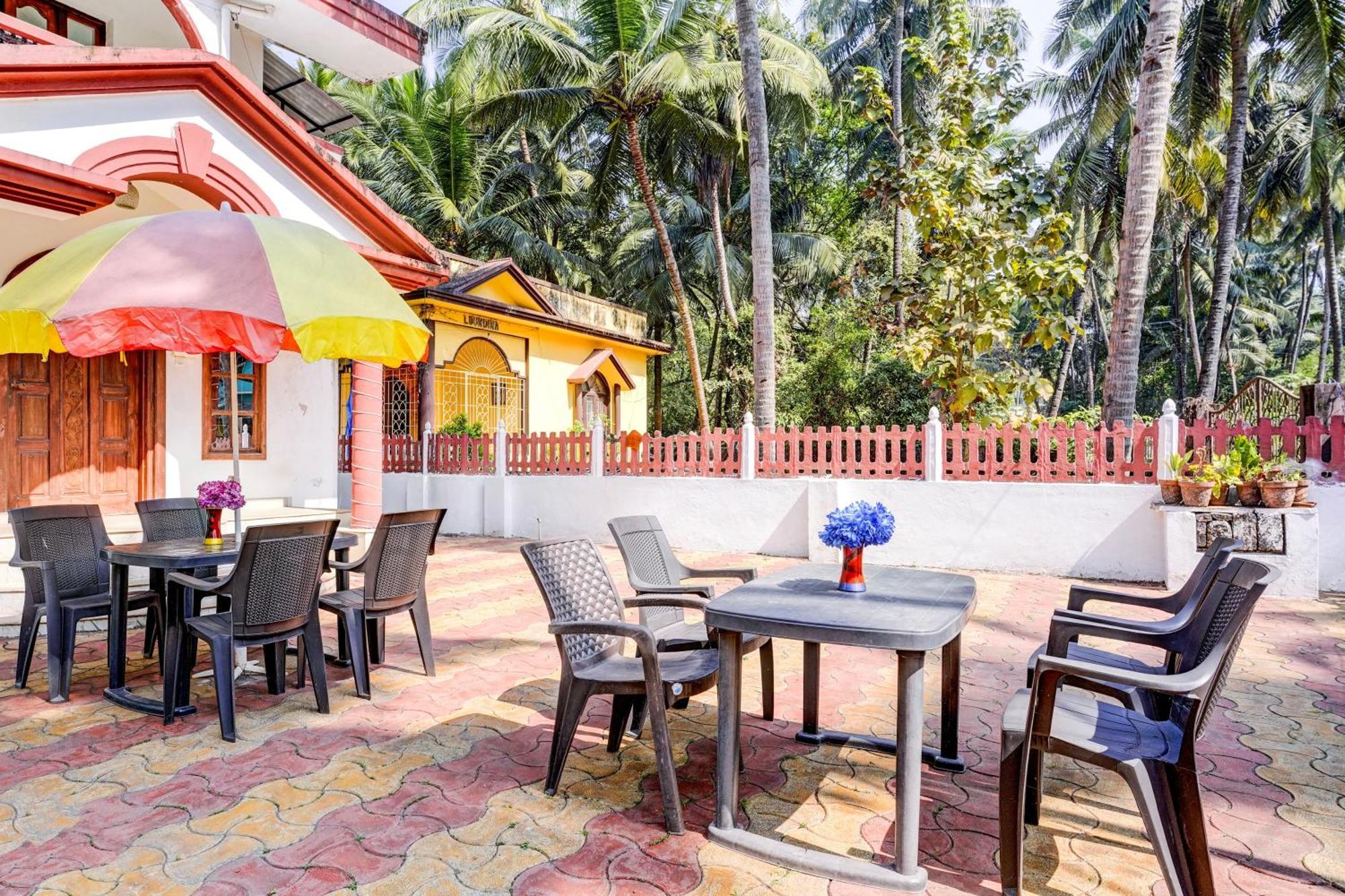 Oyo Flagship Triple Beach Guest House Benaulim Exterior photo
