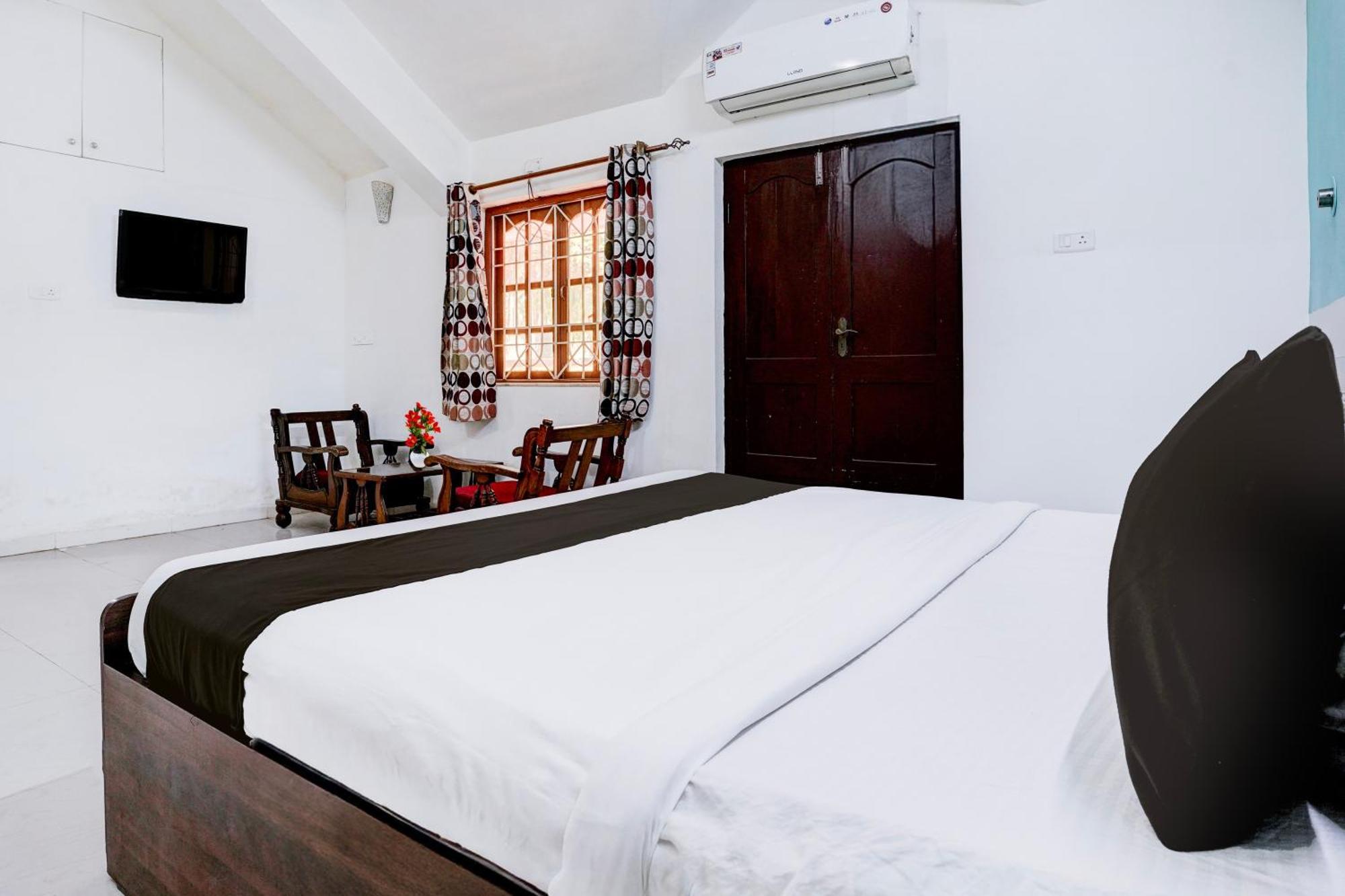 Oyo Flagship Triple Beach Guest House Benaulim Exterior photo