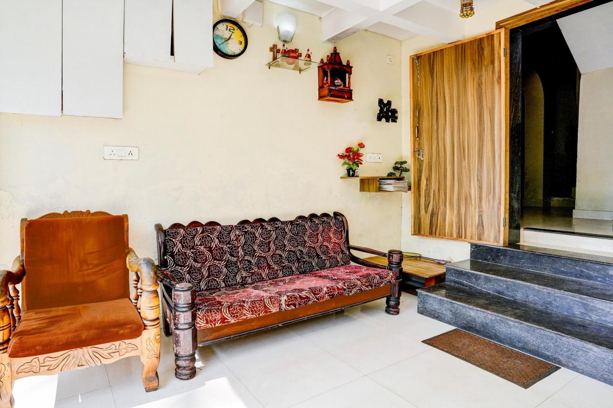 Oyo Flagship Triple Beach Guest House Benaulim Exterior photo