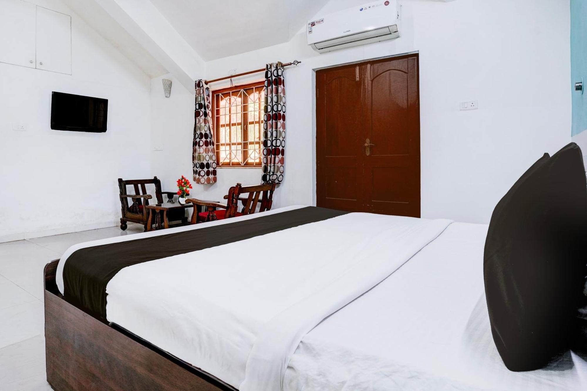 Oyo Flagship Triple Beach Guest House Benaulim Exterior photo